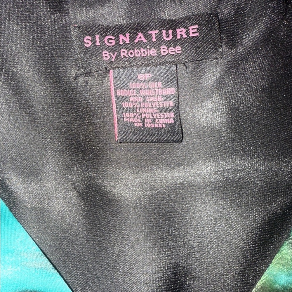 Signature by Robbie B silk dress faux wrap blue green abstract Print Size 6P NWT - Picture 9 of 11